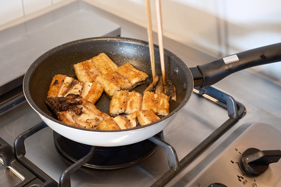 切り終わった白焼き