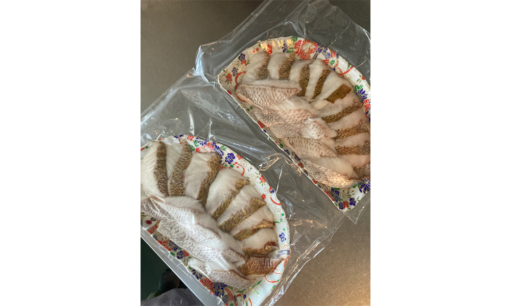 冷凍パックに入った鯛しゃぶの切り身