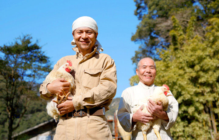 夢創鶏を飼育している英楽の池田社長。
